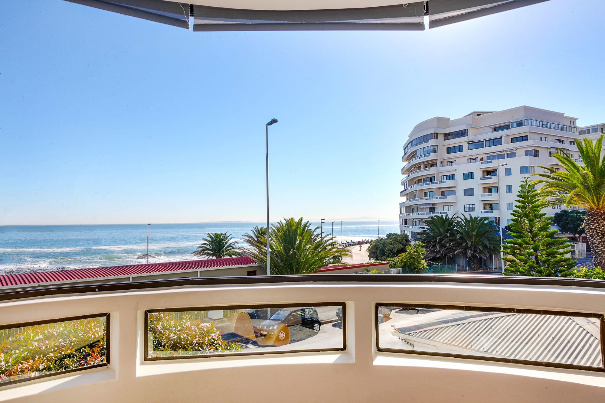 Backup Powered Sea View Apartment On The Promenade Città del Capo Esterno foto